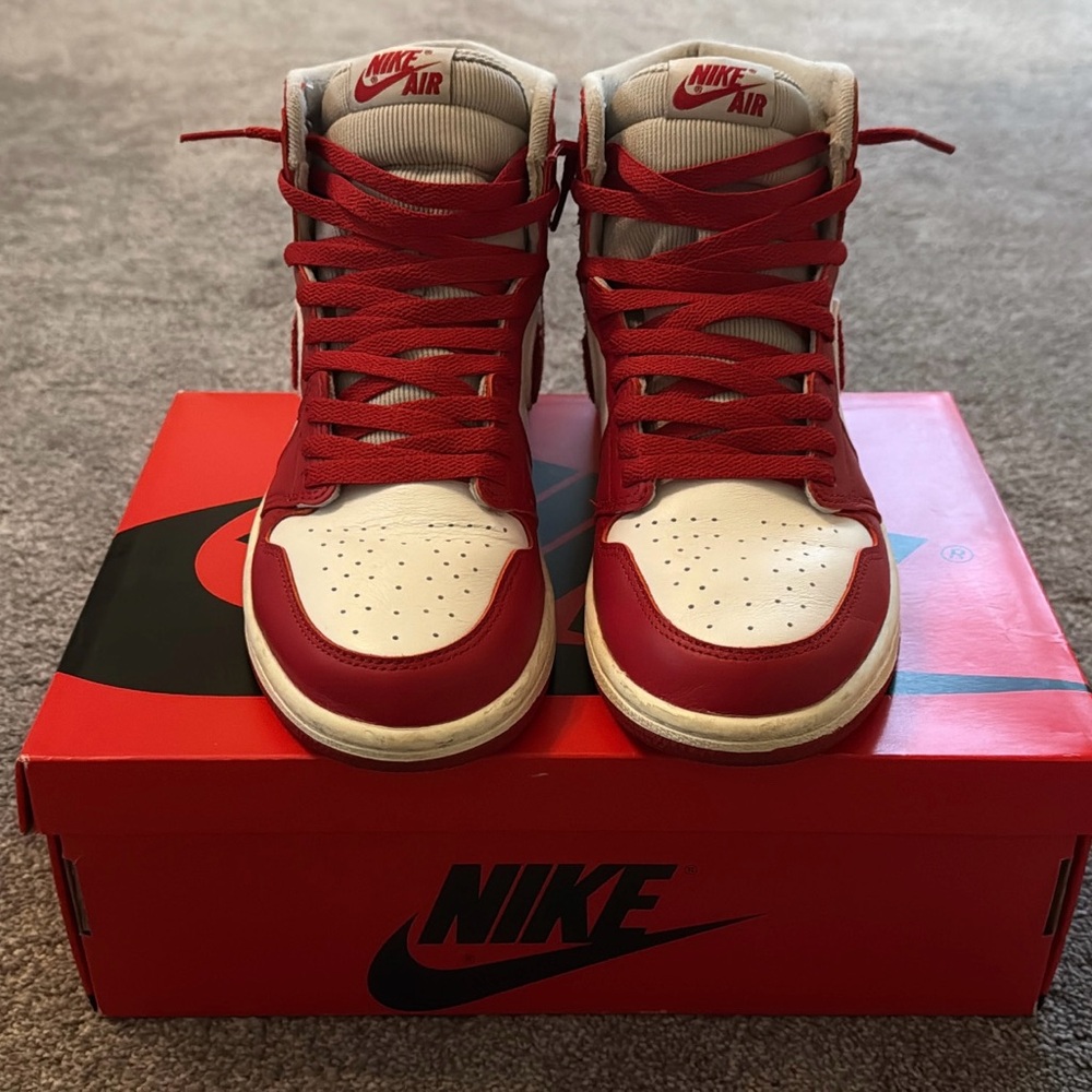 Women’s Jordan Air Jordan 1 Retro High OG - Newstalgia - Picture 3 of 5